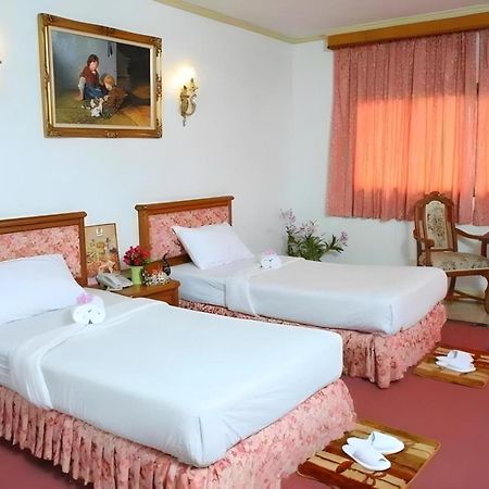 Oyo 75466 -13 Coins Bang Yai Hotel Нонтхабури Экстерьер фото