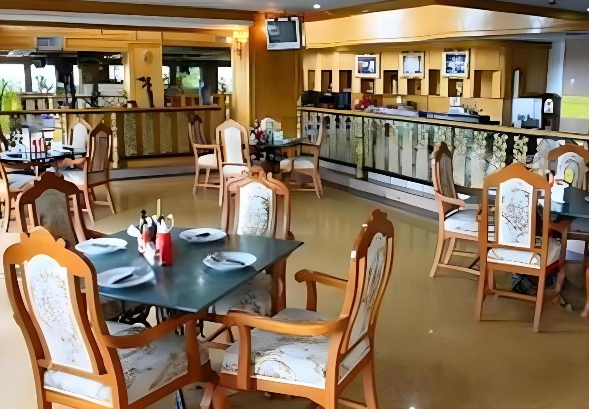 Oyo 75466 -13 Coins Bang Yai Hotel Нонтхабури Экстерьер фото