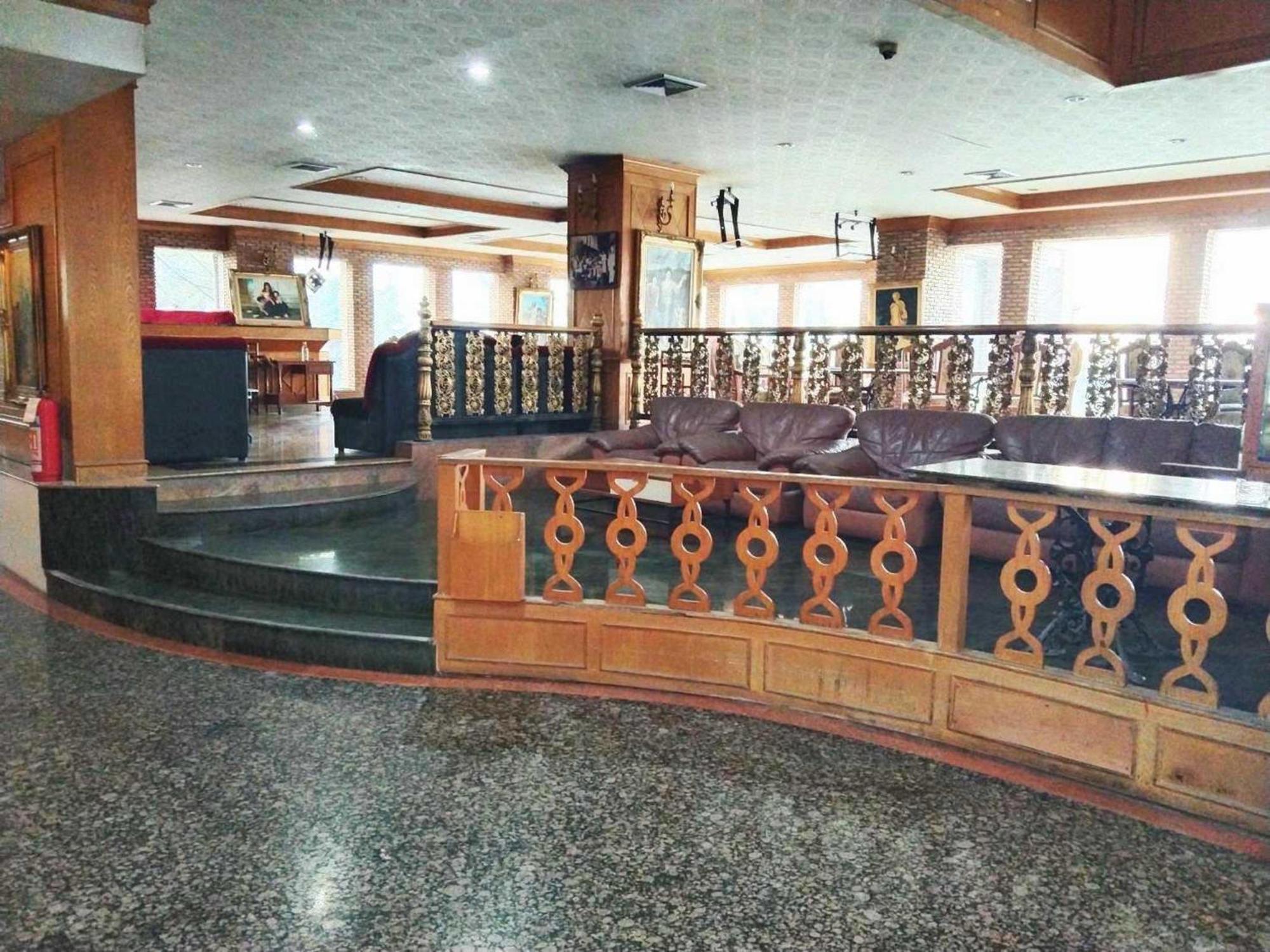 Oyo 75466 -13 Coins Bang Yai Hotel Нонтхабури Экстерьер фото