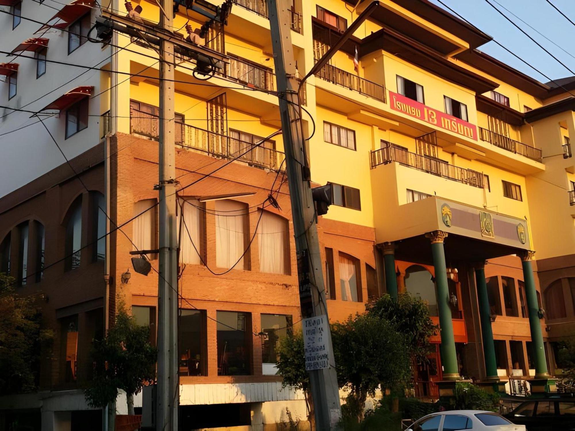 Oyo 75466 -13 Coins Bang Yai Hotel Нонтхабури Экстерьер фото