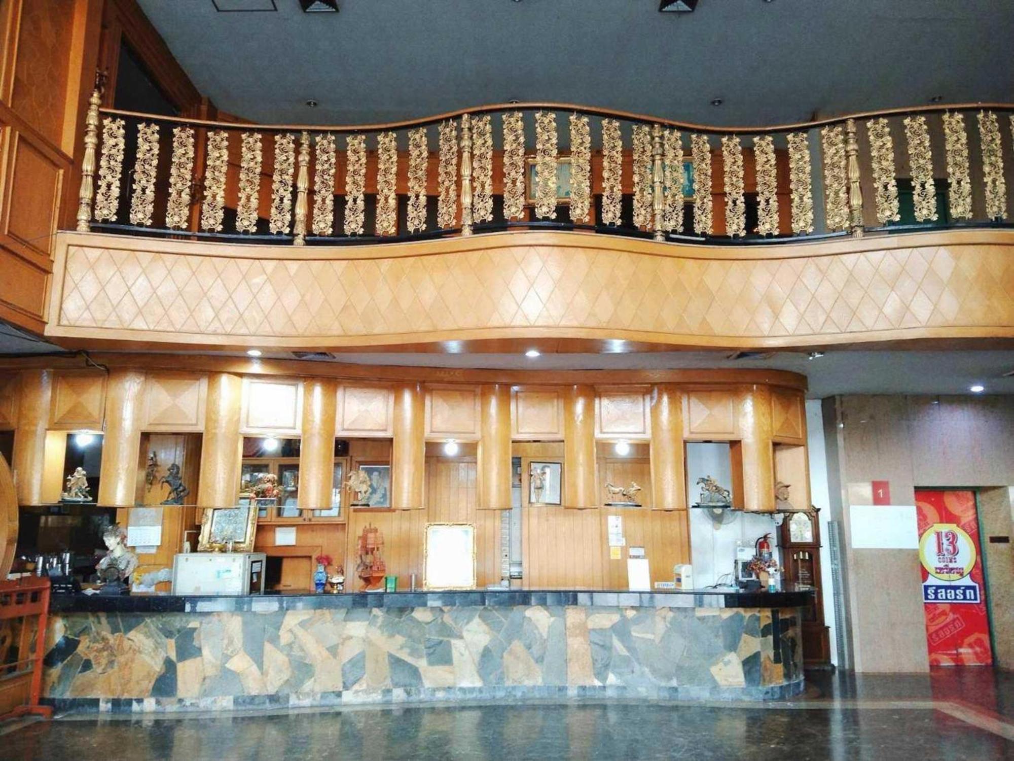 Oyo 75466 -13 Coins Bang Yai Hotel Нонтхабури Экстерьер фото
