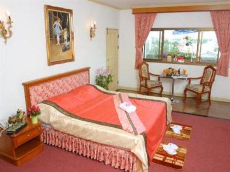Oyo 75466 -13 Coins Bang Yai Hotel Нонтхабури Экстерьер фото
