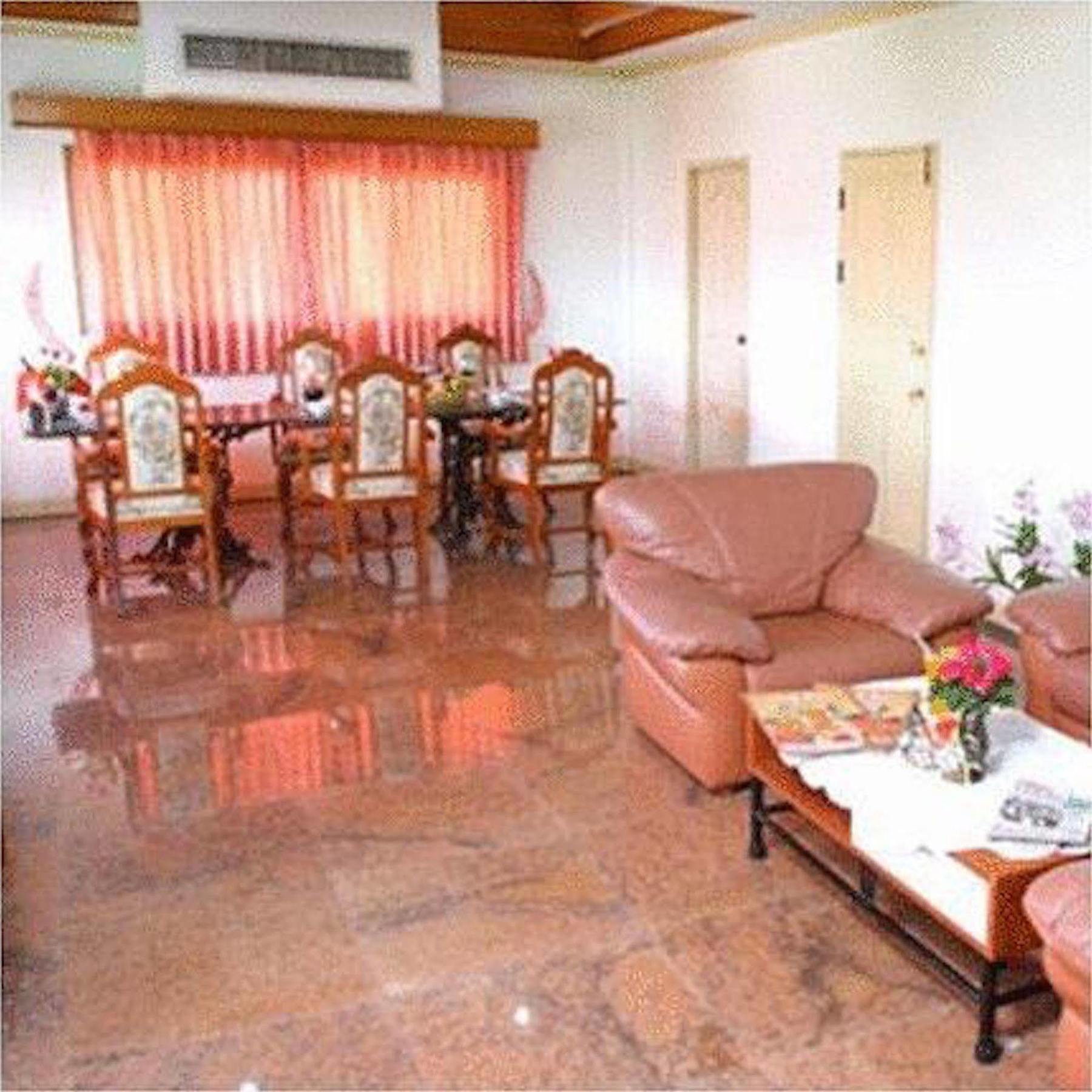Oyo 75466 -13 Coins Bang Yai Hotel Нонтхабури Экстерьер фото
